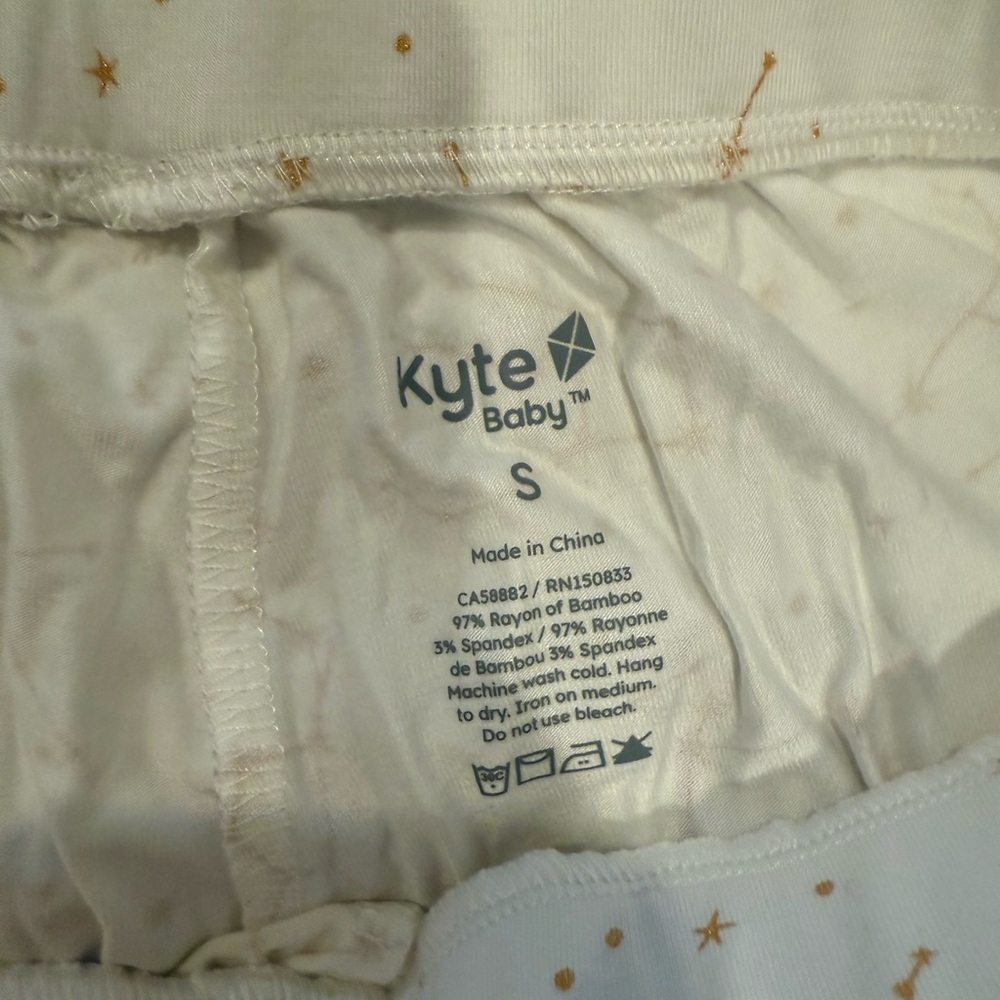 Kyte BABY Cream Starry Pajama Set - Picture 6 of 6